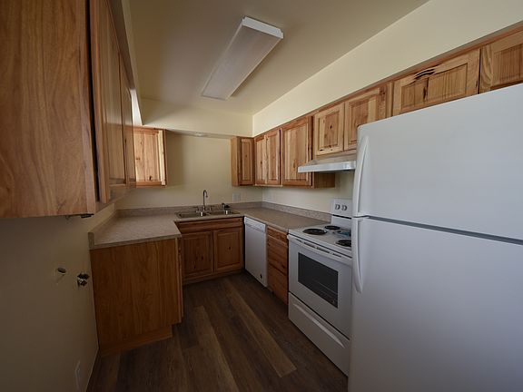 2nd image of 807 Bennett Ave APT 11