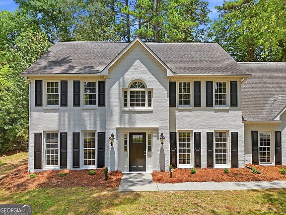 5th image of 4933 Willow Creek Dr