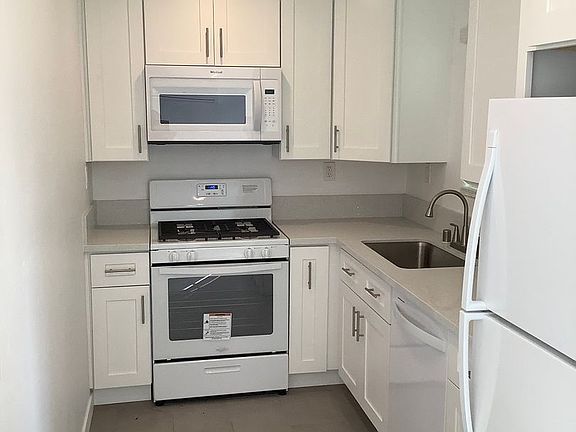 2nd image of 4437 1/2 Montalvo St