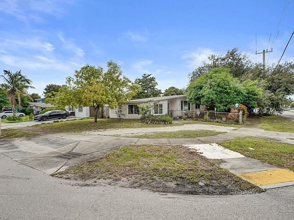 2nd image of 3630 SW 40th Street
