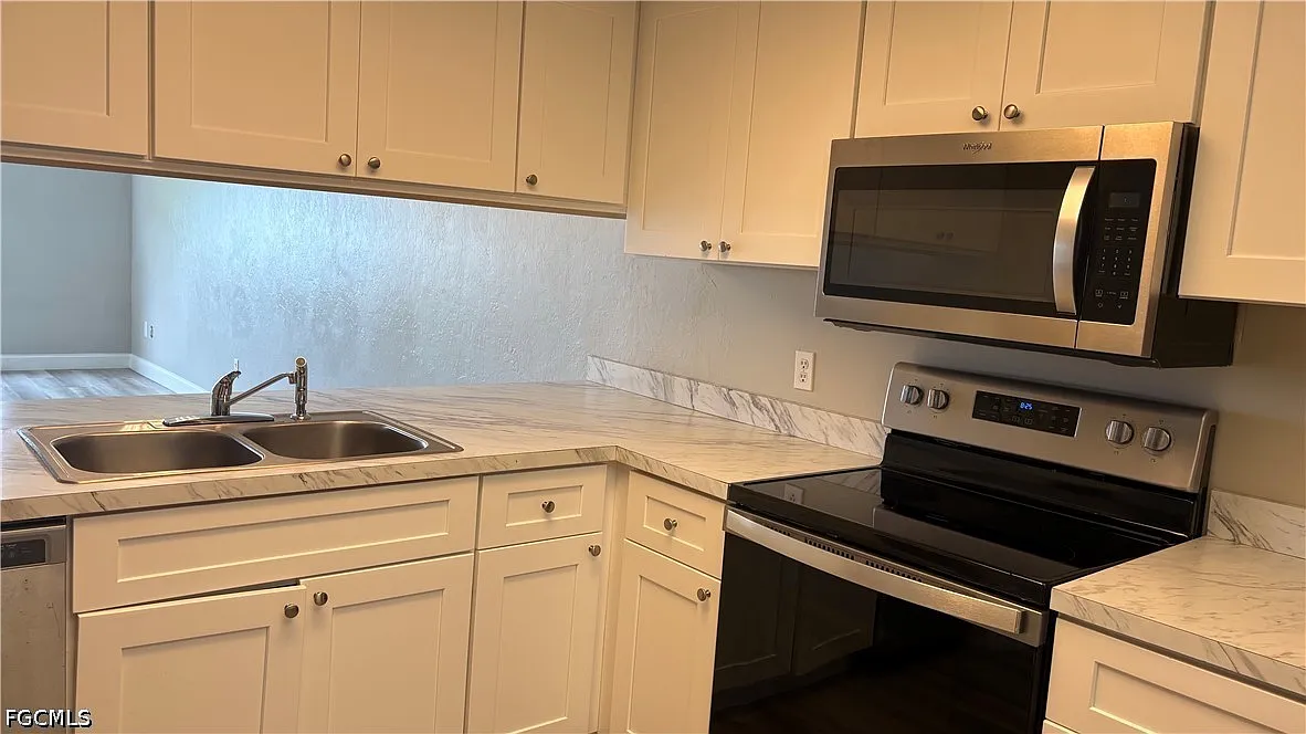 1 bed, 1.5 bath, 786 sqft, $1,500 — Photo 3