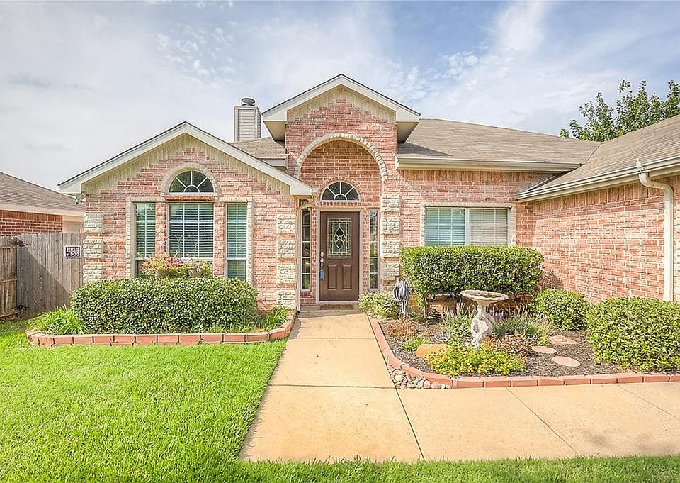 1st image of 11 Fern Oak Ct