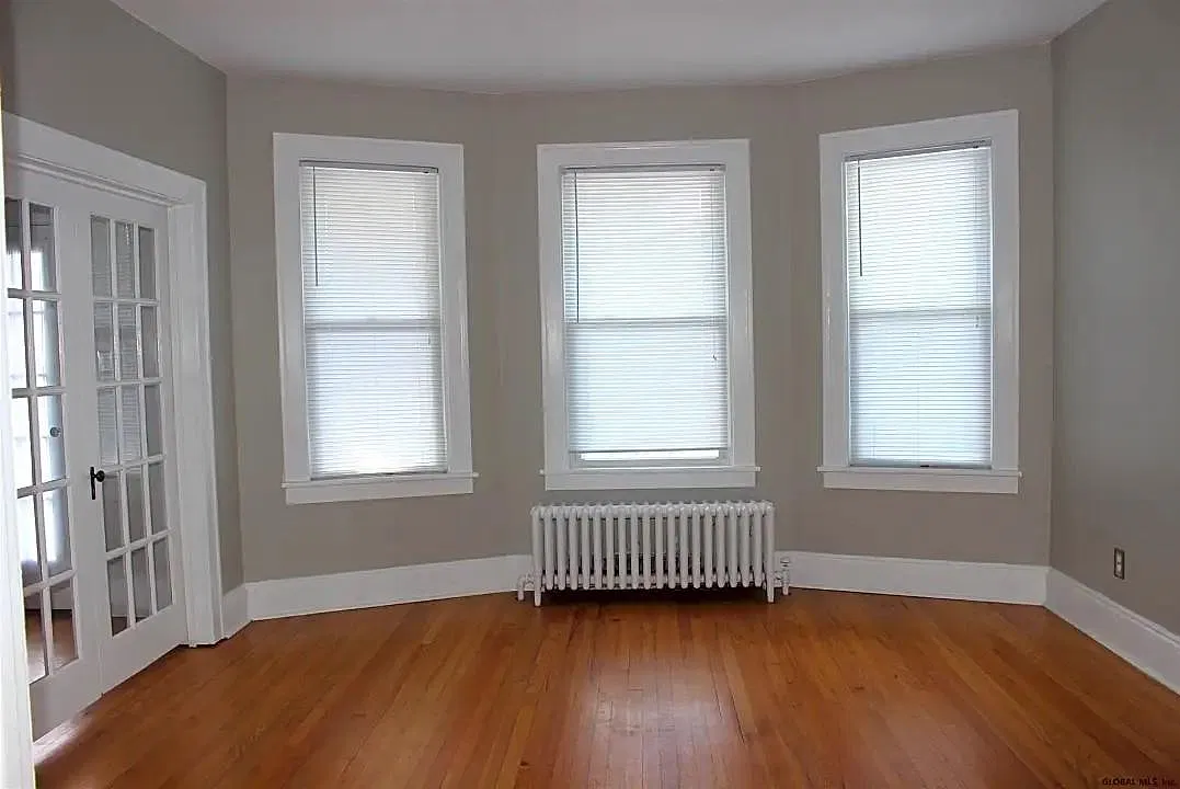 62 Forest Ave — Photo 3
