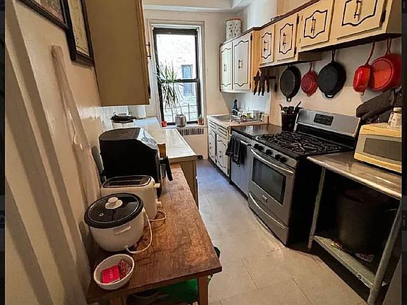 4th image of 675 Walton Ave APT 3O