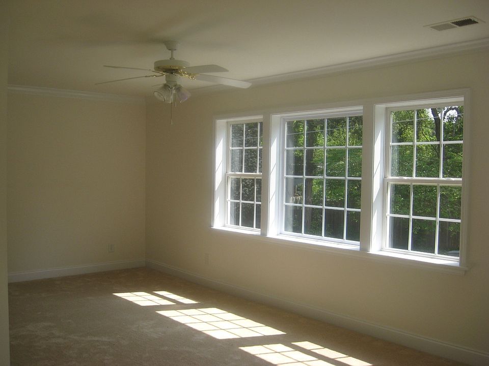 2nd image of 3329 Draper Ave