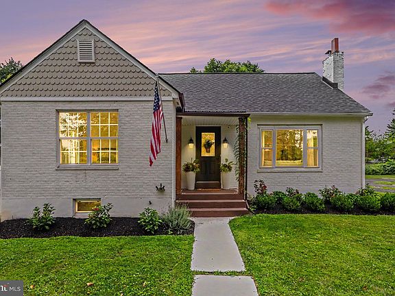 3rd image of 18 Sinclair Rd