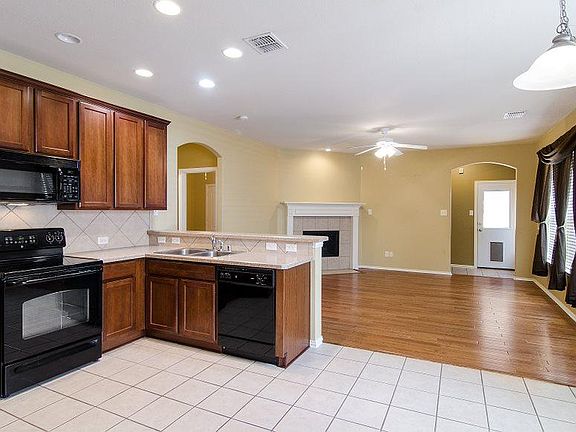 4th image of 365 Bentson Dr