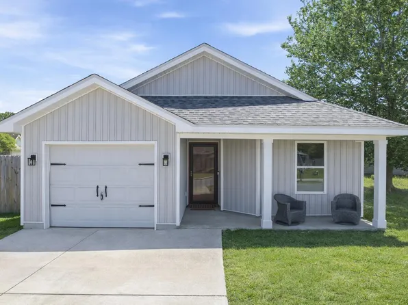 1980 Crosscreek Cir, Gulf Breeze, FL 32563