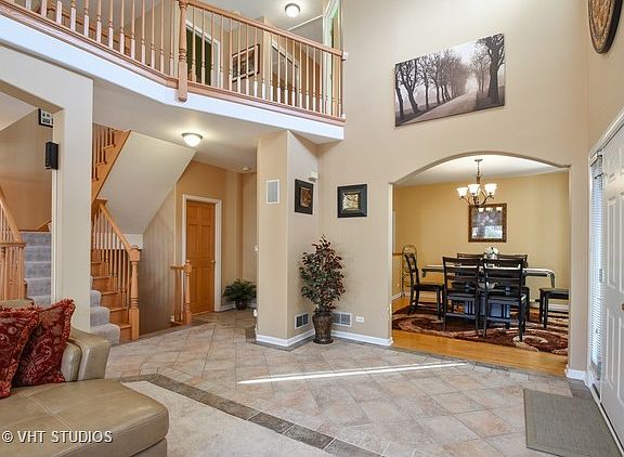 2nd image of 1061 W Sutton Ct