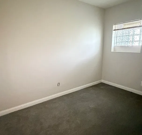 6110 S Saint Lawrence Ave #2 — Photo 5