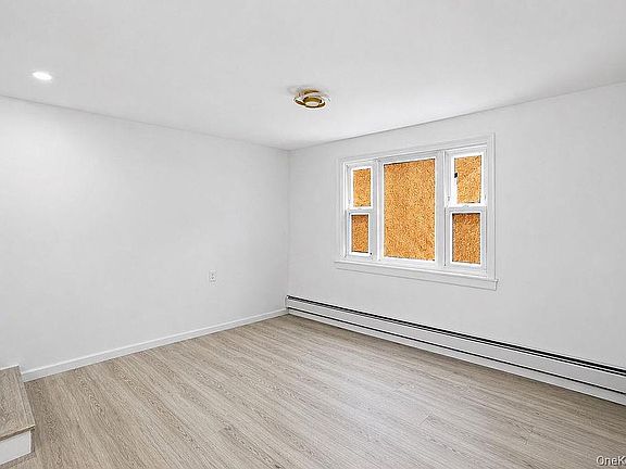 4th image of 44 Broadway