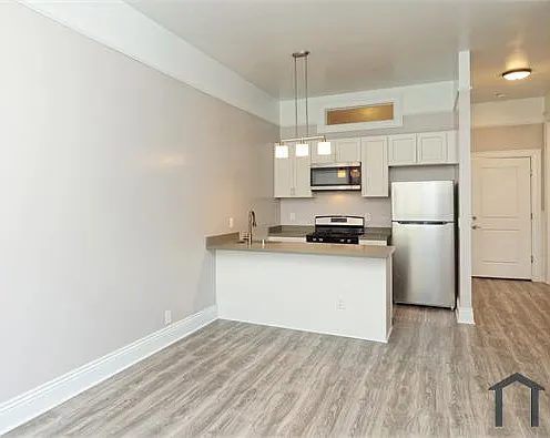 337 Georgia St #202 — Photo 7