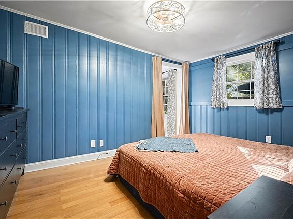 5th image of 3053 Calais St
