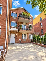 92-16 195 Place