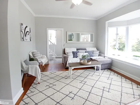 727 N Court St, Carroll, IA 51401