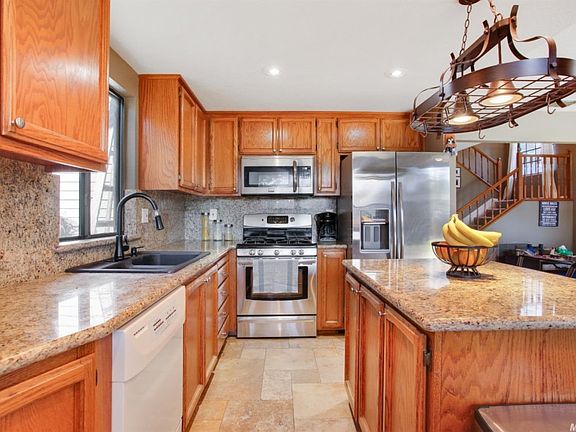 5th image of 1724 Camphor Way
