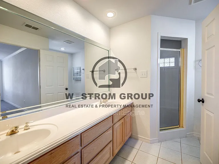 5855 Pecan Chase — Photo 33