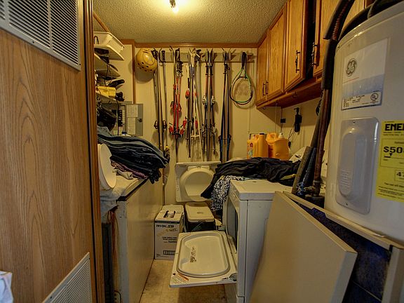 5th image of 421 Community Ave