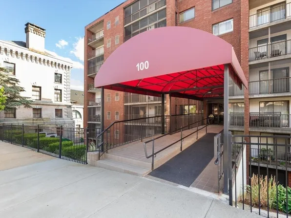 100 High St APT 702, Medford, MA 02155