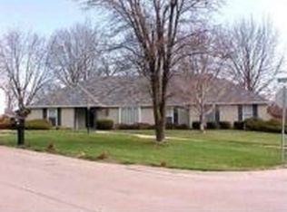 905 N Leonard Rd, Saint Joseph, MO 64506