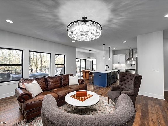 4th image of 362 Oakmoor Rd