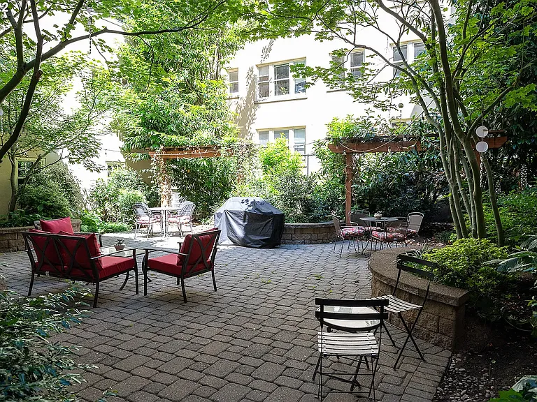 2015 NW Flanders St #314 — Photo 11