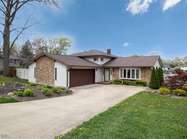 4071 Blossom Ct, Brunswick, OH 44212