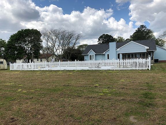 3rd image of 3282 Lake Prince Dr