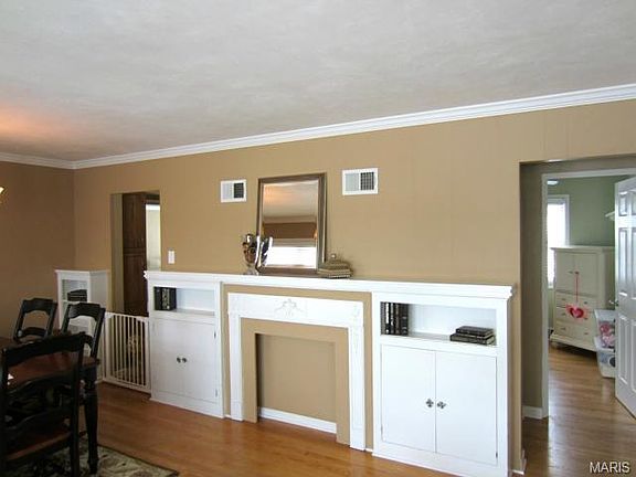 3rd image of 9423 High Hill Ct