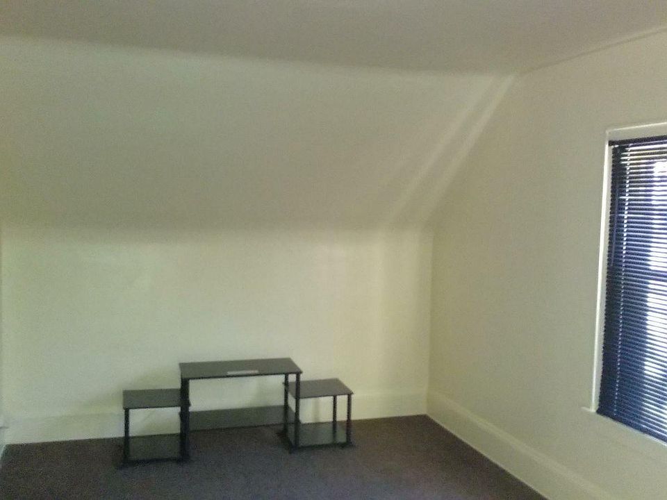 2nd image of 3260 N 34th St