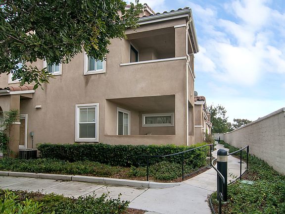 2nd image of 1496 Paseo Aurora