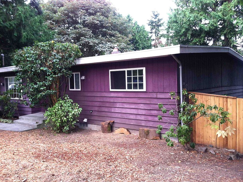 2nd image of 2825 NE 75th St