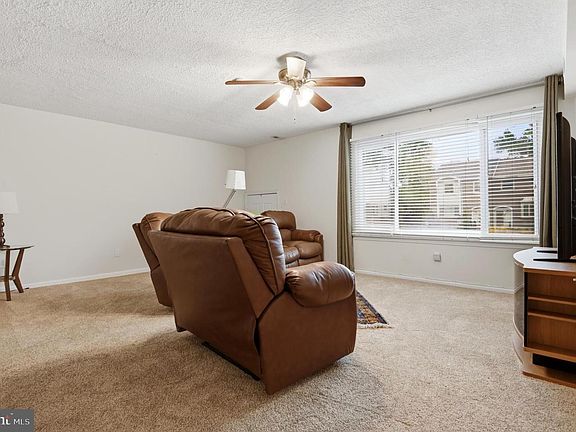 4th image of 1023 Burnley Ct