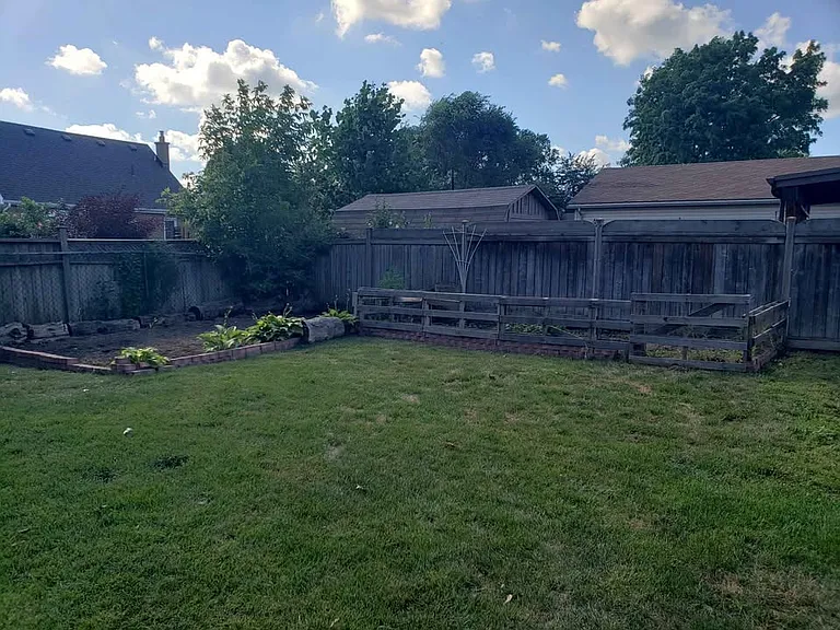 105 Harold Ave — Photo 5