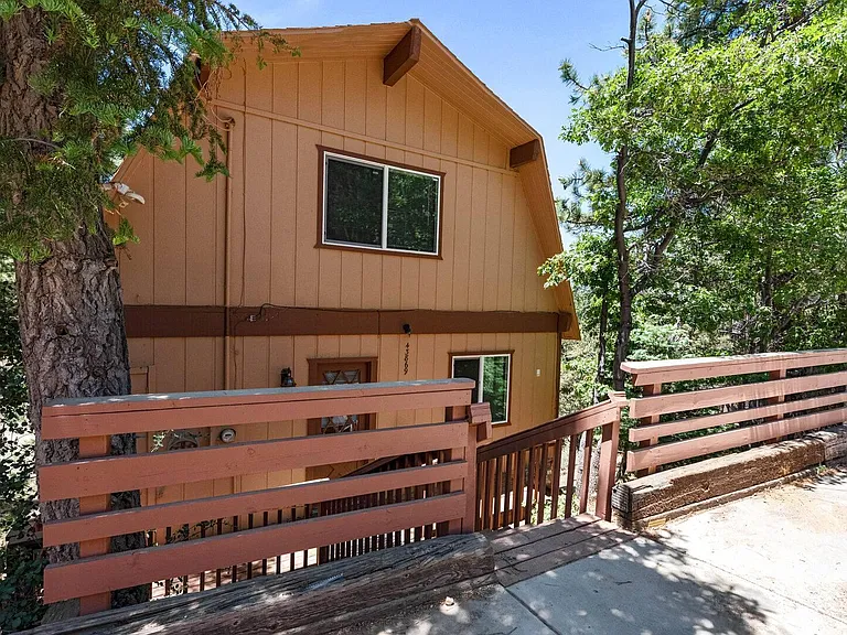 Mendocino Dr — Photo 30