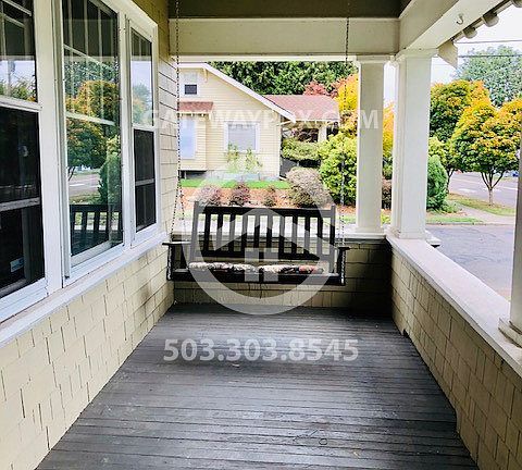 2nd image of 2835 SE Washington St