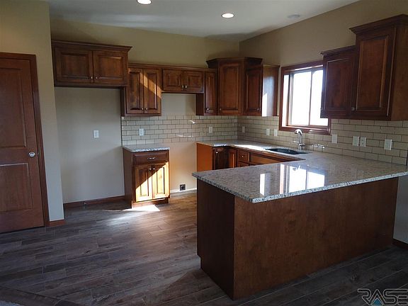 4th image of 5405 S Breezeway Ave
