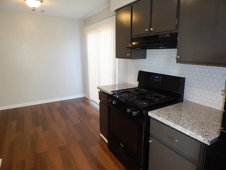 3 bed duplex kitchen