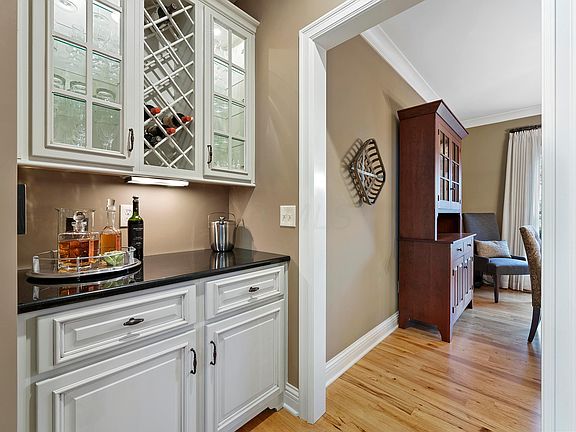 5th image of 8877 Creighton Dr