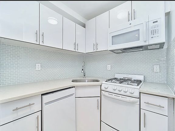 5th image of 233 E 12th St #G