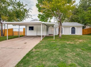 5601 Denise Dr, Haltom City, TX 76148