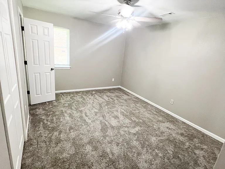 6021 Camellia Dr #A — Photo 11