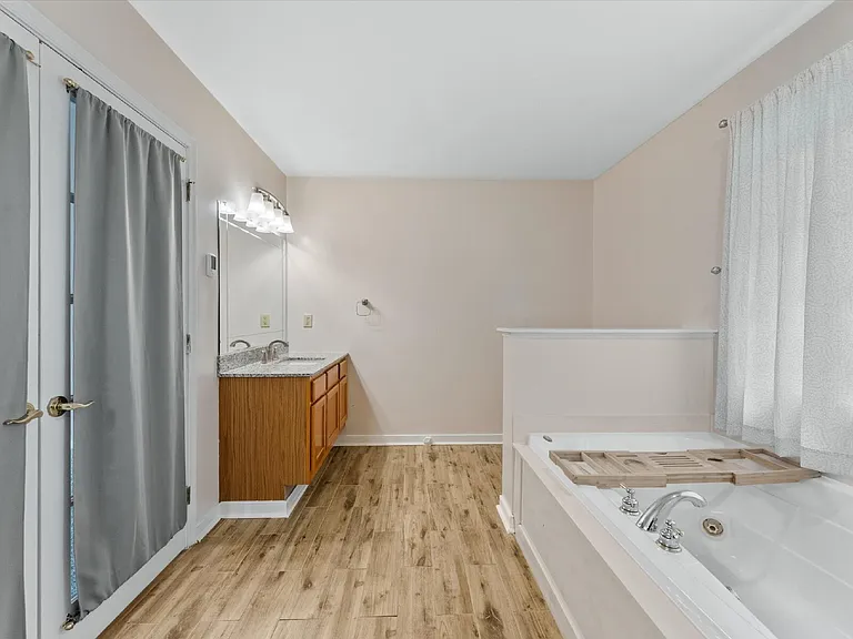 10948 Sunset Hills Dr — Photo 46