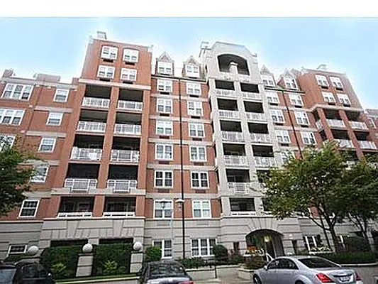 Sold by OneWorld Property Advisors | media 2