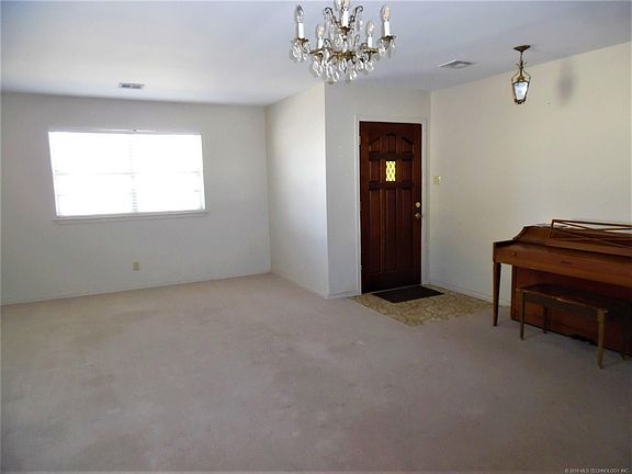 4th image of 625 W Cherry St