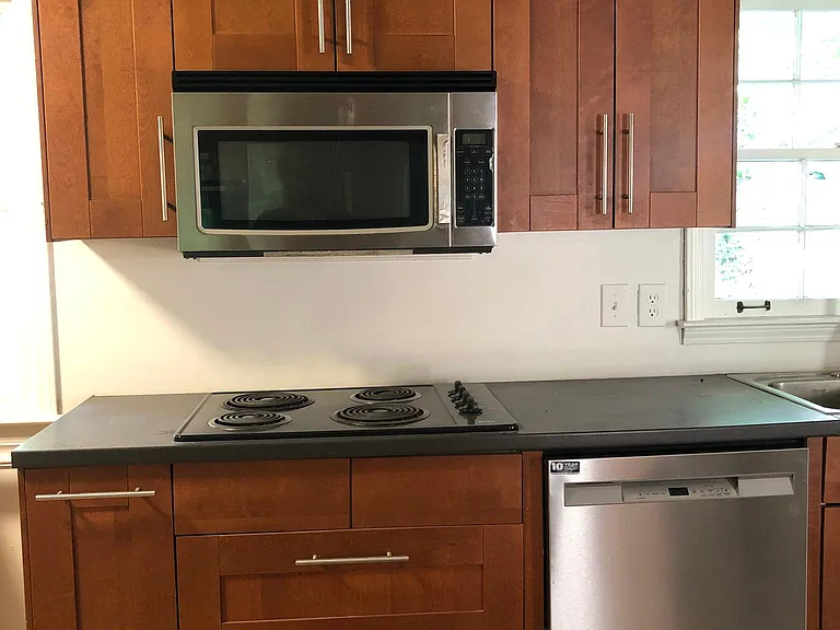 446 Jordan Dr — Photo 21