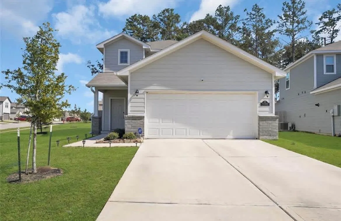 3 bed, 2.5 bath, 1691 sqft, $2,050 — Photo 1