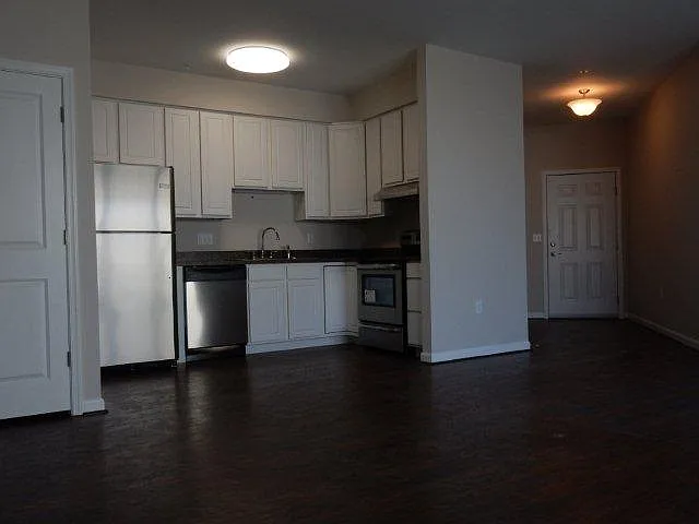 31 Water St #D — Photo 8