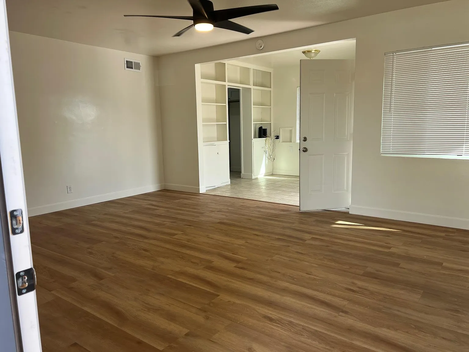 3 bed, 1292 sqft, $2,500 — Photo 2