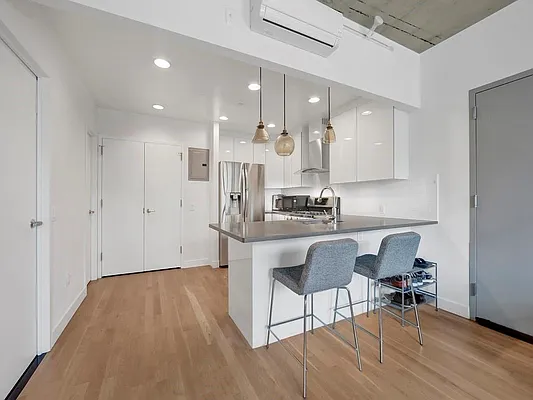 Rented by Compass | media 22